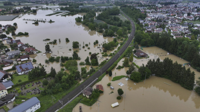 Poplave u Nemačkoj: Još jedna žrtva, stradala žena (43), aktivirano više klizišta