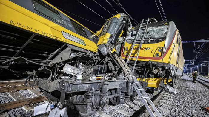 Tragedija u Češkoj: U direktnom sudaru vozova najmanje četiri osobe poginule, više od 20 povređeno