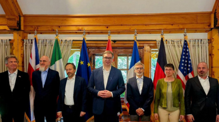 Vučić sa ambasadorima zemalja Kvinte: Ne odustajemo od konstruktivne i odgovorne politike