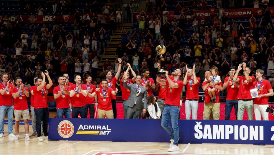 Zvezdi dodeljen pehar KLS-a: Dejan Davidovac MVP finala