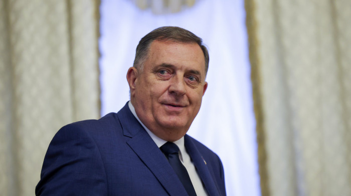 Dodik razgovarao sa Varheljijem o isključivanju Srba iz svih procesa u BiH: "Očigledno je da je BiH u potpunom zastoju"