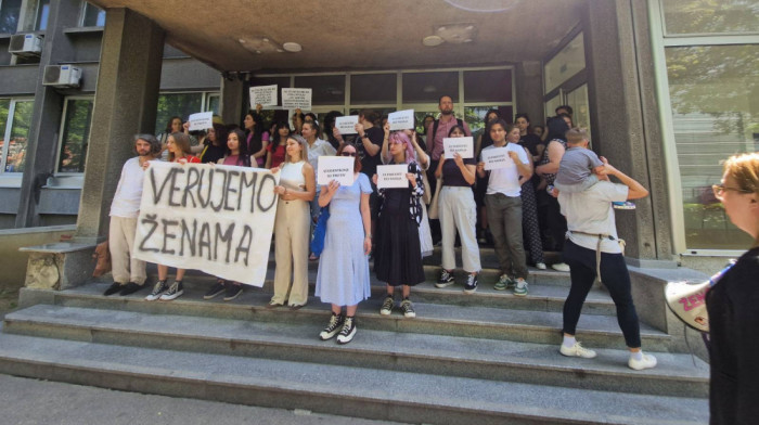 Burno na Fakultetu političkih nauka: Slaviša Orlović nije izabran za dekana, održan protest studenata