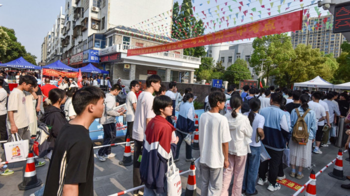 Rekordnih 13,42 miliona mladih Kineza polaže Nacionalni prijemni ispit za univerzitet