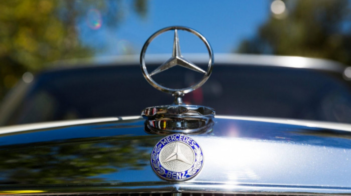 Kompanija Mercedes-Benz zabeležila pad prihoda i profita u drugom kvartalu 2024.