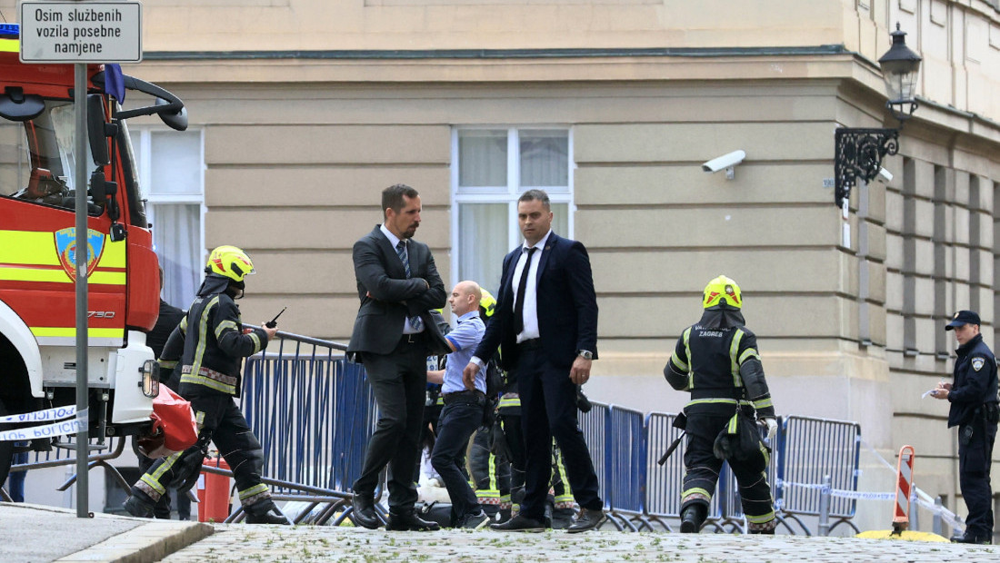 Preminuo muškarac koji se zapalio ispred zgrade vlade Hrvatske, Plenković u trenutku incidenta bio na sastanku