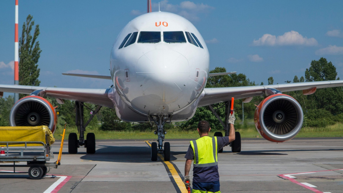 Žena bez letačkog iskustva prizemljila avion nakon što je njenom mužu pilotu pozlilo