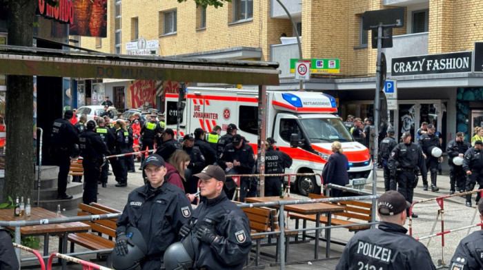Čovek sa sekirom napao policiju u Hamburgu uoči utakmice Evropskog prvenstva u fudbalu