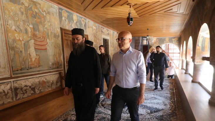 Vučević na Hilandaru: Ovaj manastir je temelj i kolevka naše duhovnosti