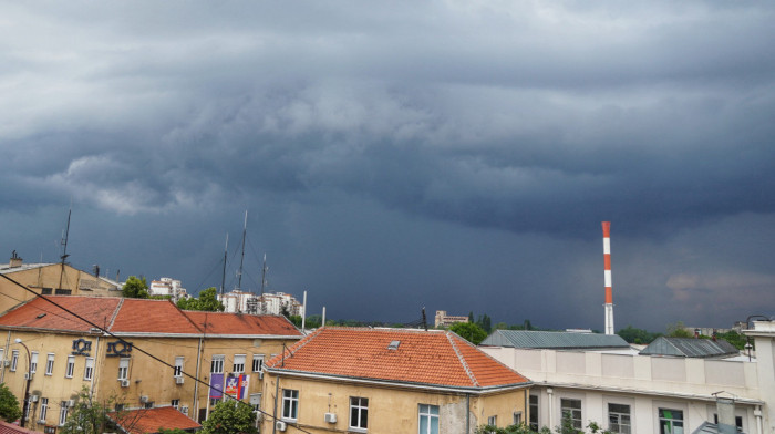 RHMZ izdao upozorenje: Intenzivne padavine i niske temperature tokom vikenda, kiša već zahvatila zapadne delove Srbije