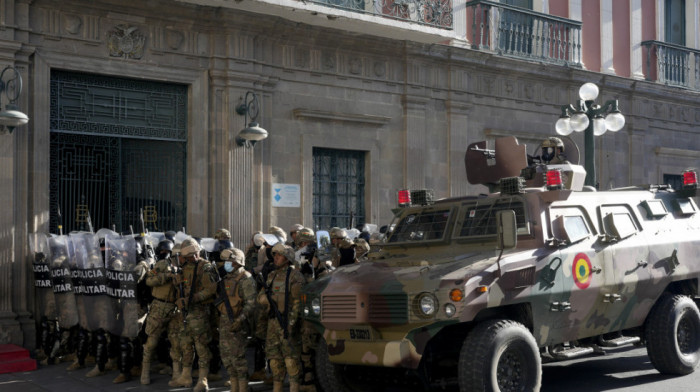 Tenzije u Boliviji: Vojska upala u predsedničku palatu, predstavnici vlasti tvrde da je u pitanju državni udar