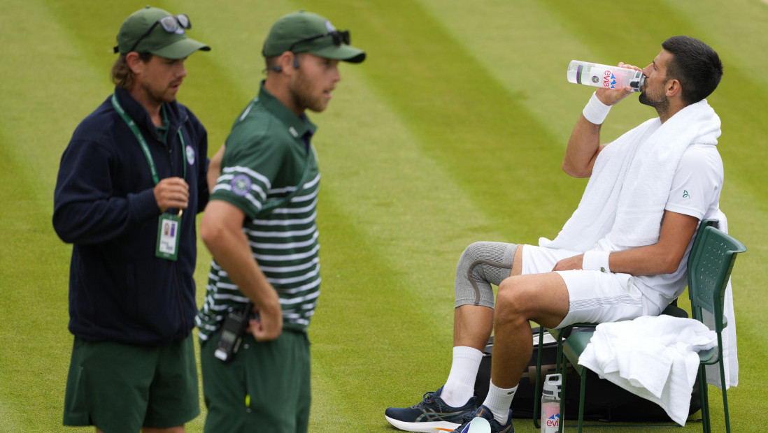 Novak prvi put o operaciji kolena: Sjajno je igrati bez bolova, bile su ovo teške tri nedelje