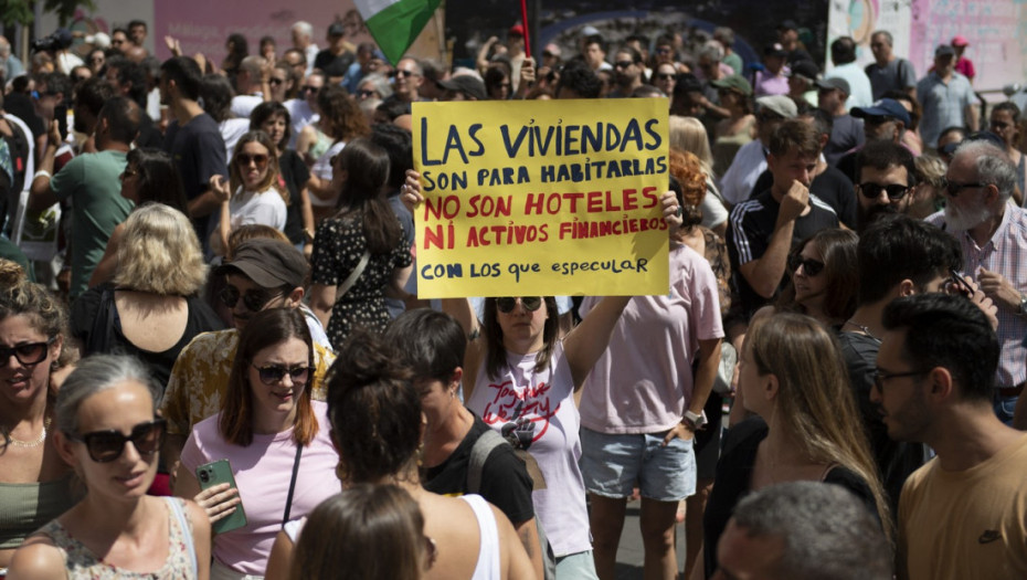 ''Malaga da živi, ne da preživi'': Hiljade demonstranata u španskom gradu protestuje protiv masovnog turizma