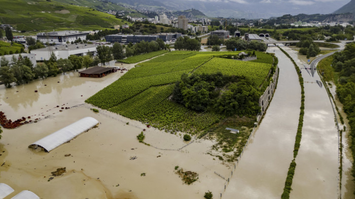 U klizištu usled obilnih kiša u Švajcarskoj nestalo nekoliko osoba