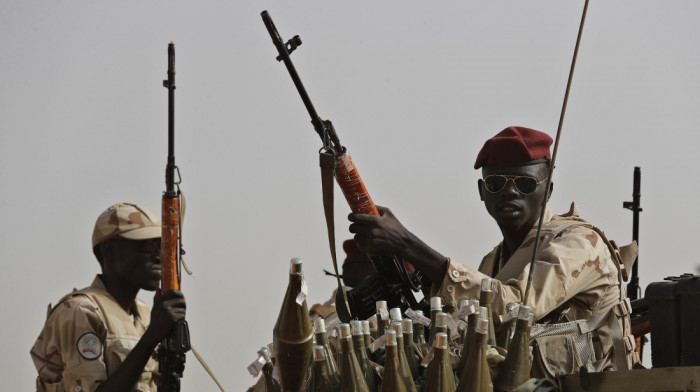 U Sudanu otvoren novi front, besne borbe između armije i paravojnih snaga