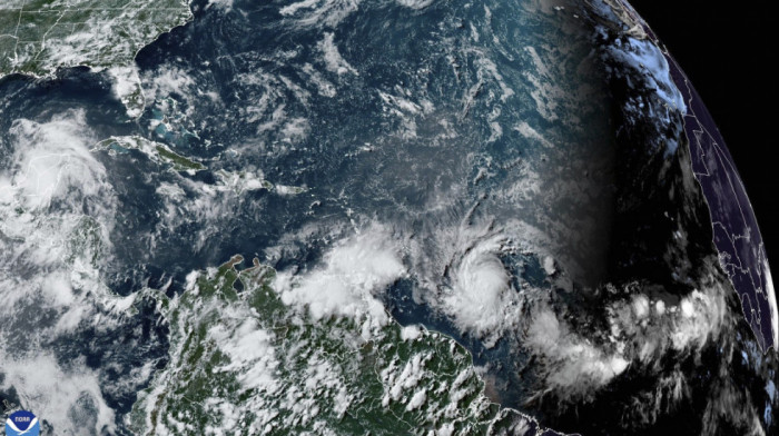 Uragan Beril kreće se prema Karibima: Preti opasnost od poplava i visokih talasa