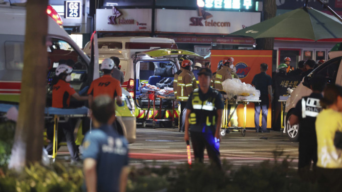 Automobil uleteo među pešake na semaforu u Seulu: Najmanje devet ljudi poginulo, a četvoro povređeno