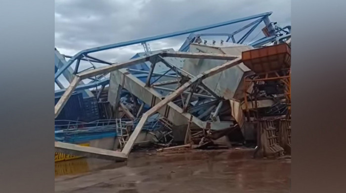 Jako olujno nevreme u Crnoj Gori: Udari vetra dostigli 200 km/h, dve osobe izgubile život (VIDEO)