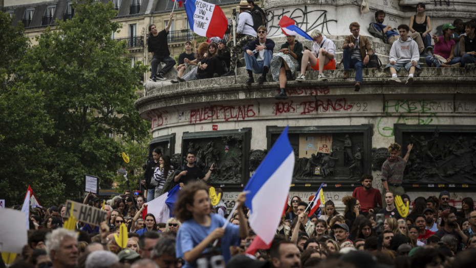 Kojim će putem ići Francuska: Nekoliko hiljada ljudi u Parizu na mitingu protiv krajnje desnice
