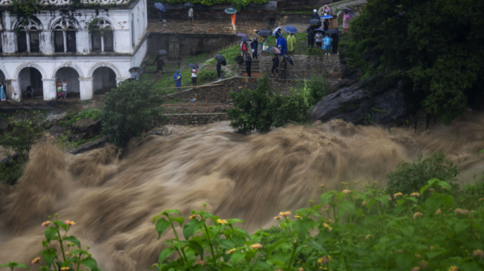 Jake kiše pokrenule klizišta na Nepalu: Stradalo najmanje 11, nadležni tragaju za još osam osoba