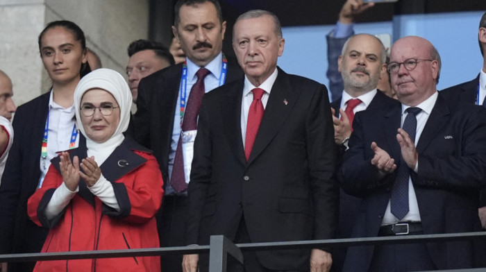 Erdogan u Berlinu bodri Tursku protiv Holandije, u meču za evropsko polufinale (VIDEO)