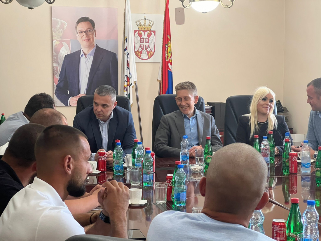 Martinović na sastanku sa malinarima: Rod maline podbacio, realno da dođe do povećanja cene