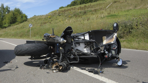 Motociklista povređen u saobraćajnoj nesreći u Jajincima