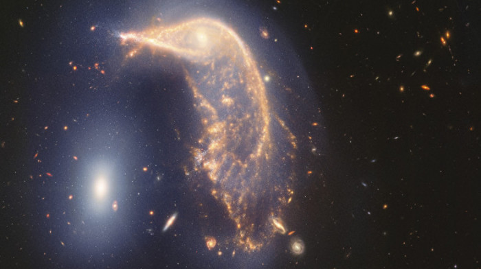 NASA objavila fotografije dve galaksije koje je napravio teleskop Džejms Veb: Jednu su nazvali Pingvin, a drugu - Jaje