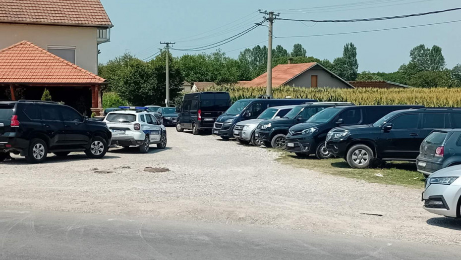 Ubistvo u Loznici preuzelo VJT u Šapcu: Obavljen uviđaj, uhapšen vozač automobila iz kog je pucano