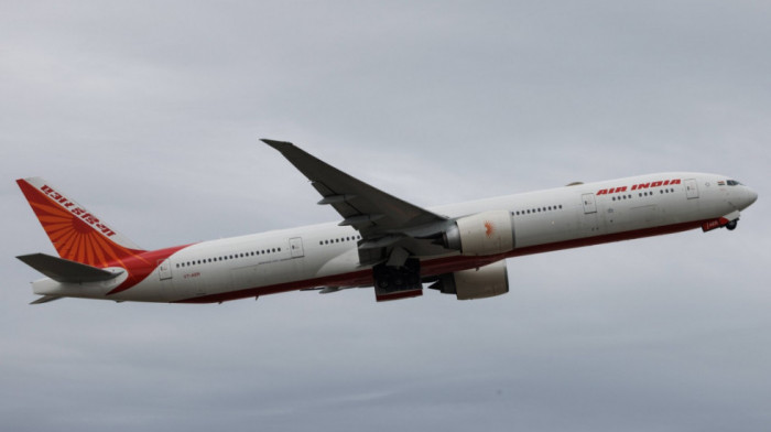 Boing 777 na letu od Nju Delhija do SAD prinudno sleteo u Krasnojarsk