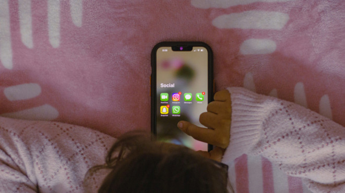 "Deca do druge godine života ne treba da provode vreme ispred ekrana": Sve posledice upotrebe "digitalne cucle"