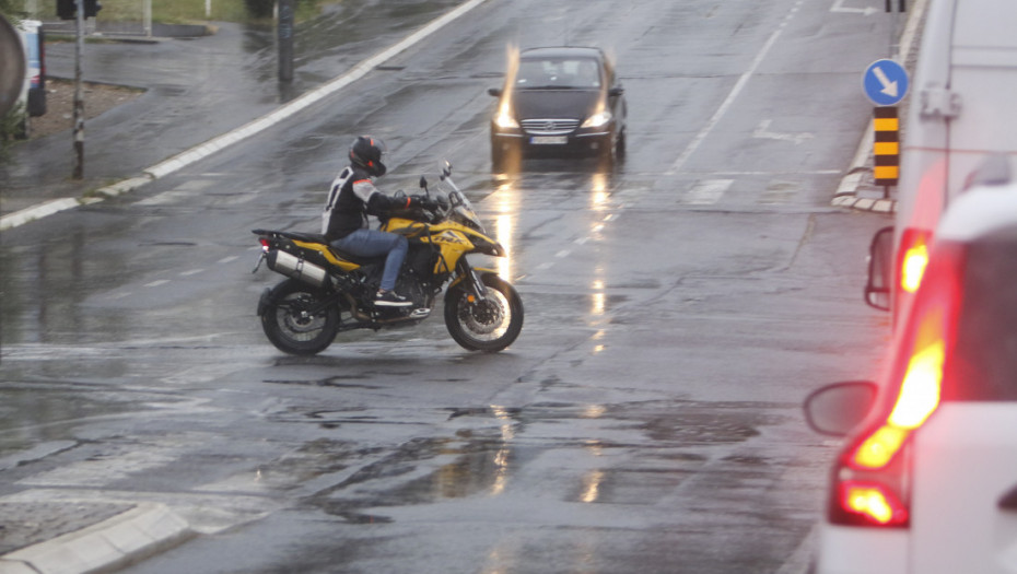 Nevreme stiglo u BiH, kiša u celoj zemlji, ponegde grmljavina, grad i jak vetar: Hoće li osveženje stići i do Srbije?