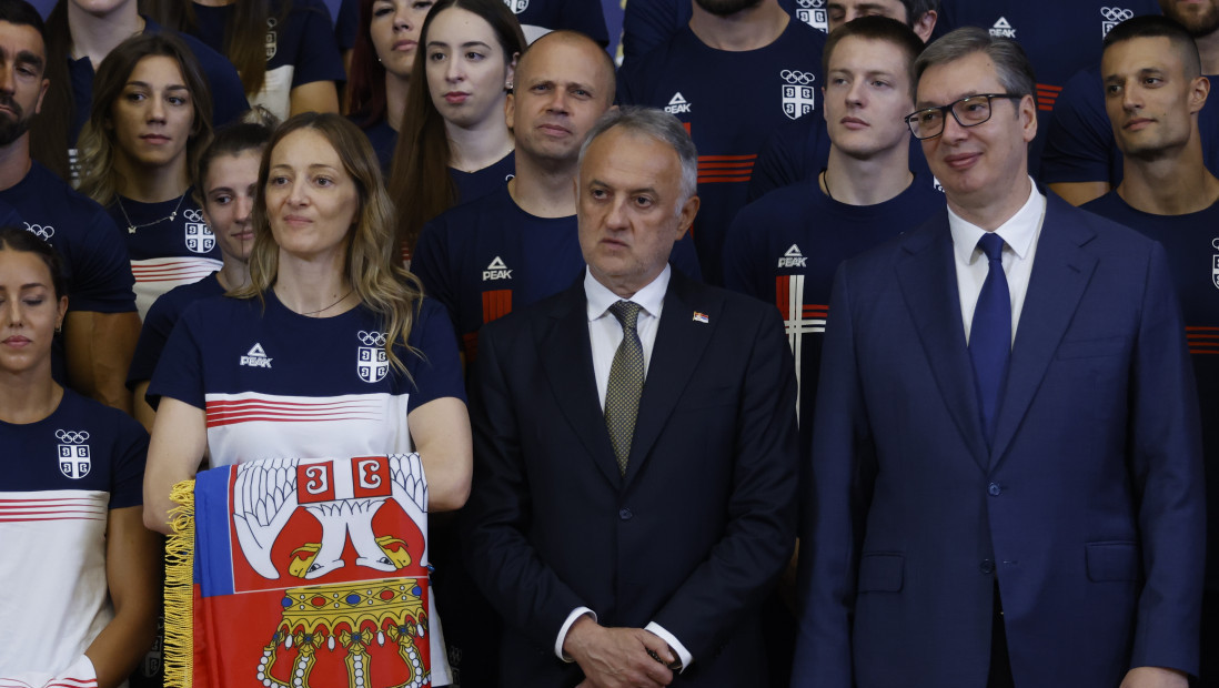 Vučić timu Srbije uručio državnu zastavu koju će nositi na Olimpijskim igrama: Nadamo se najvećoj žetvi medalja do sada