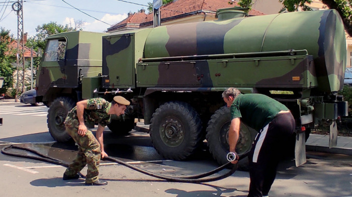 Gornji Milanovac: Vojska Srbije obezbeđuje pijaću vodu za meštane ugroženih sela