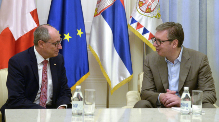 Vučić primio švajcarskog ambasadora u oproštajnu posetu: Zahvalio Šmidu na predanom radu na jačanju odnosa