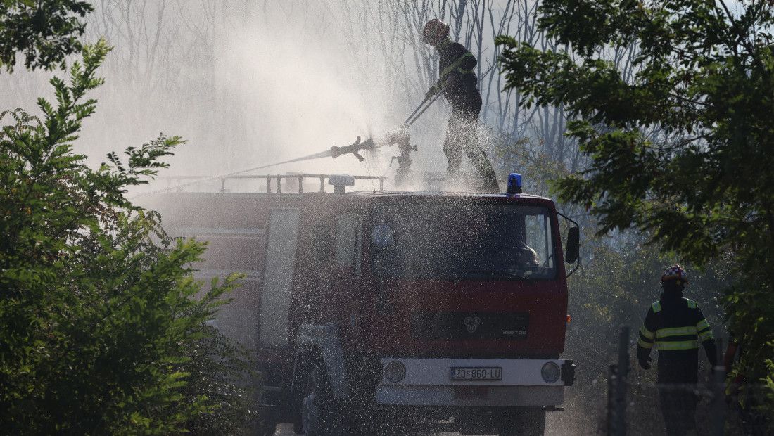 Vatrogasci i dalje u Dalmaciji, na području Tučepa i kod Trogira požar pod kontrolom