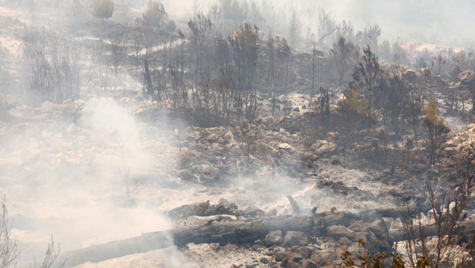 Počela evakuacija stanovništva u Podgori, požar kod Tučepa se ponovo razbuktao (FOTO)