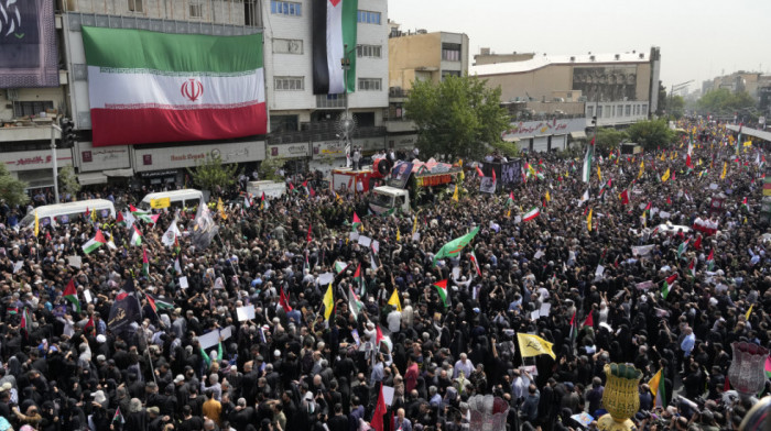 Raste strah od eskalacije sukoba: Francuska apelovala na svoje državljane da napuste Iran što je pre moguće