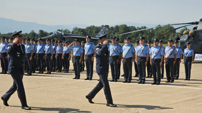 Vojska Srbije obeležila Dan avijacije:  Priređen defile jedinica i prikaz opreme (FOTO)