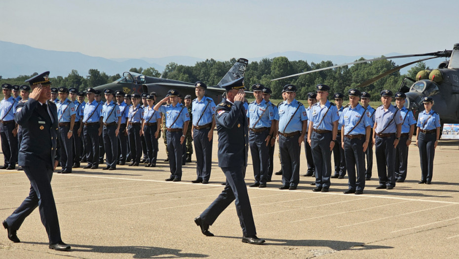 Vojska Srbije obeležila Dan avijacije:  Priređen defile jedinica i prikaz opreme (FOTO)