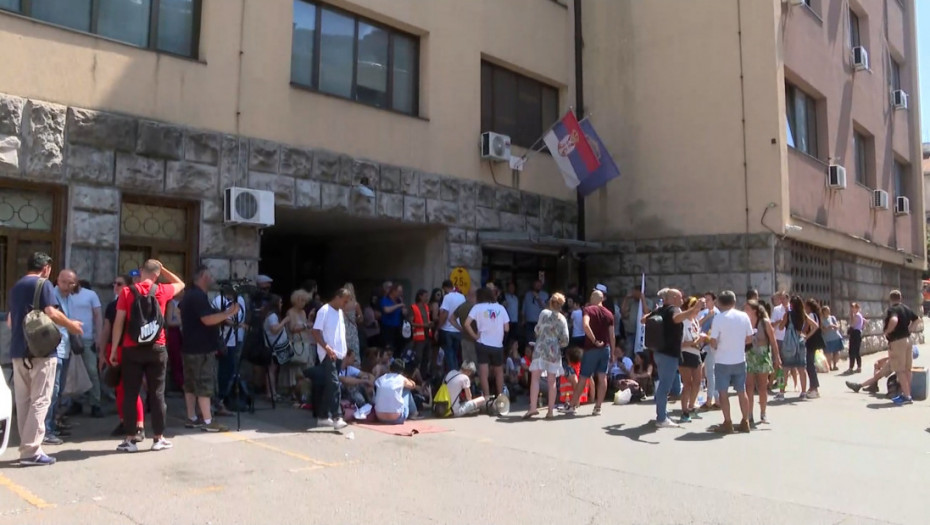 Protest "Ne damo Jadar" ispred Vlade Srbije u 18 časova