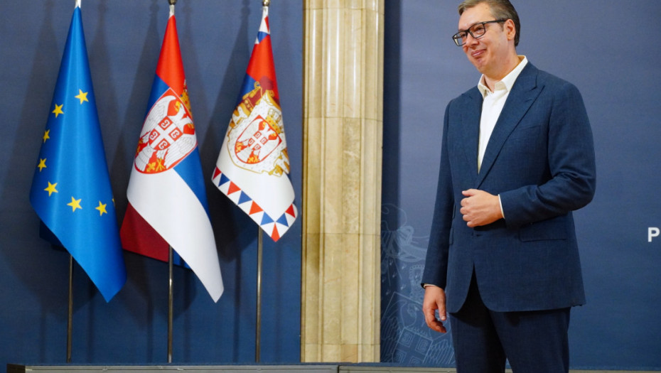 Vučić čestitao basketašima osvajanje srebrne medalje