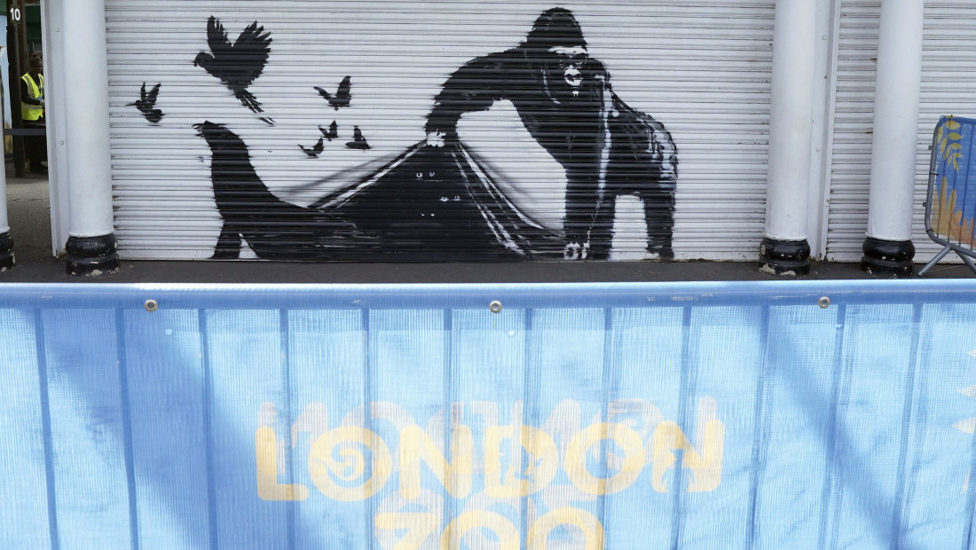 Londonski zoološki vrt uklonio Benksijev mural sa gorilom kako bi ga sačuvao od posetilaca