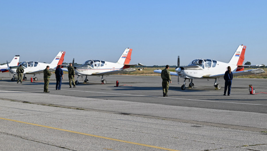 Na aerodromu "Pukovnik-pilot Milenko Pavlović" u Batajnici u toku letačka obuka za buduće pilote Vojske Srbije