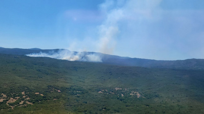 Požar kod Bileće stavljen pod kontrolu, ujutru se nastavlja gašenje na Tjentištu i u kanjonu Sutjeske