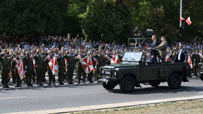 Vojnom paradom u Varšavi proslavljena godišnjica pobede protiv Crvene armije