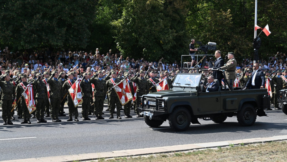 Vojnom paradom u Varšavi proslavljena godišnjica pobede protiv Crvene armije