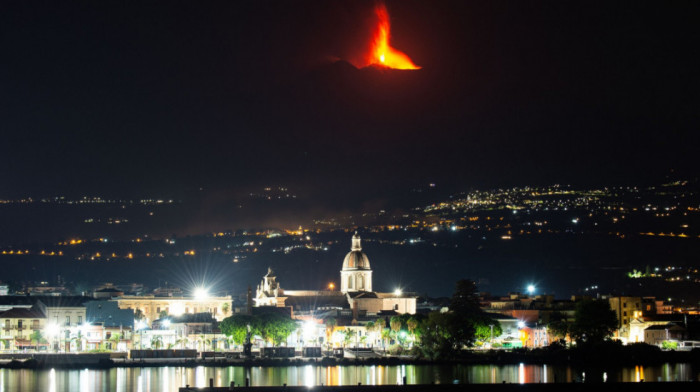 Nova erupcija Etne, izmenjen saobraćaj na aerodromu u Kataniji