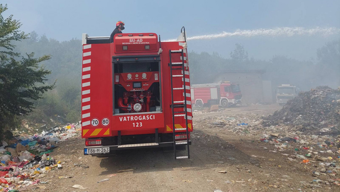 Alarmantna situacija na severoistoku BiH: Požar na planini Konjuh približio se hotelu