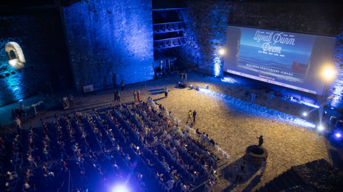 "Nekad su Dunavom stizali osvajači, a sada filmovi": Vojin Ćetković otvorio 7. Dunav Film Fest