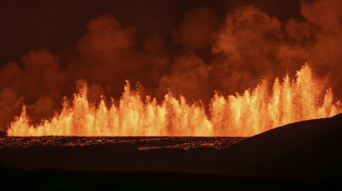 U erupciji vulkana u Indoneziji poginulo najmanje desetoro ljudi